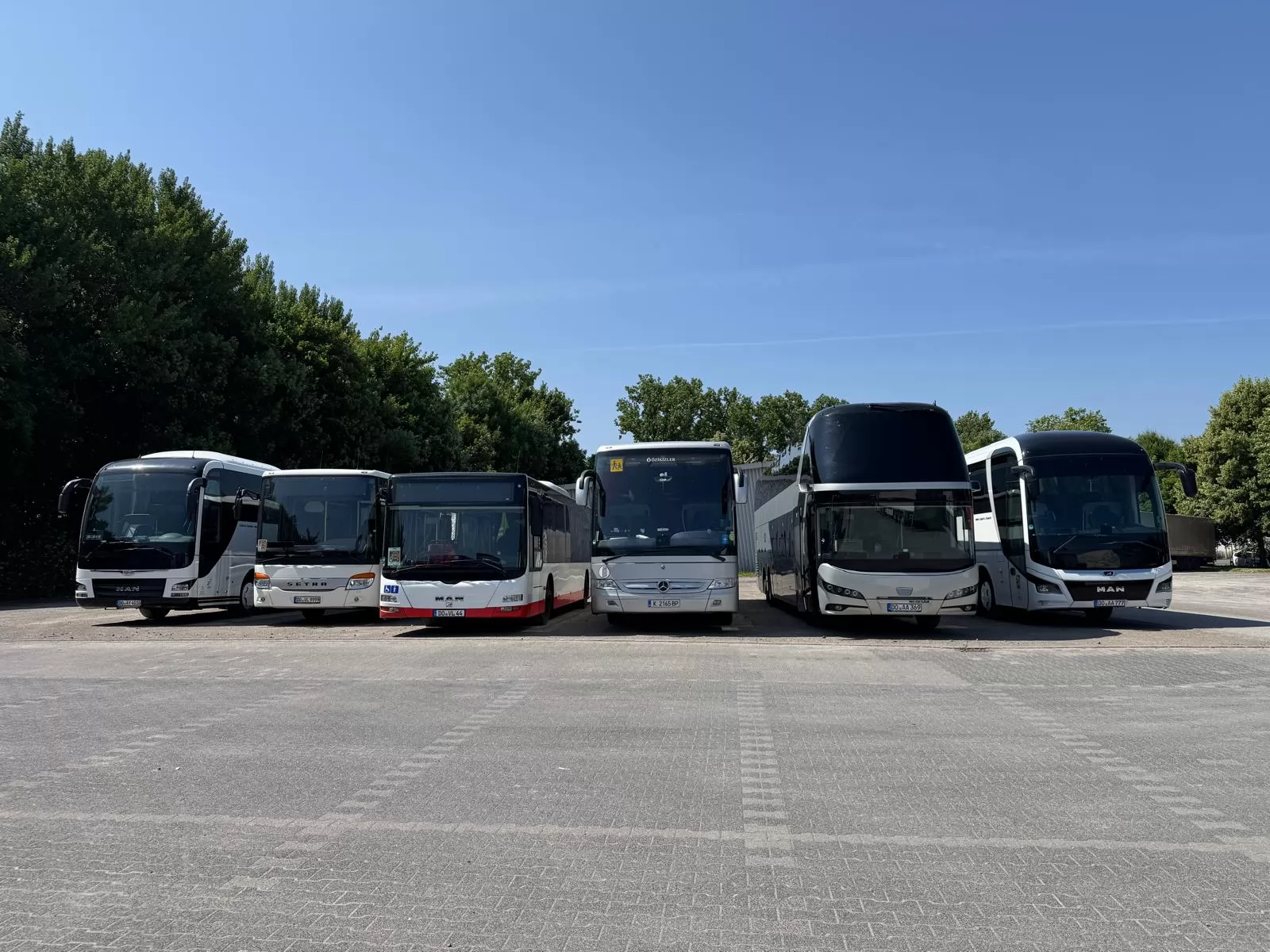 Her Türlü Tur İçin Hazır En Lüks Araçlarımızla, Sigortalı Koltuklarımızla Hizmetinizdeyiz